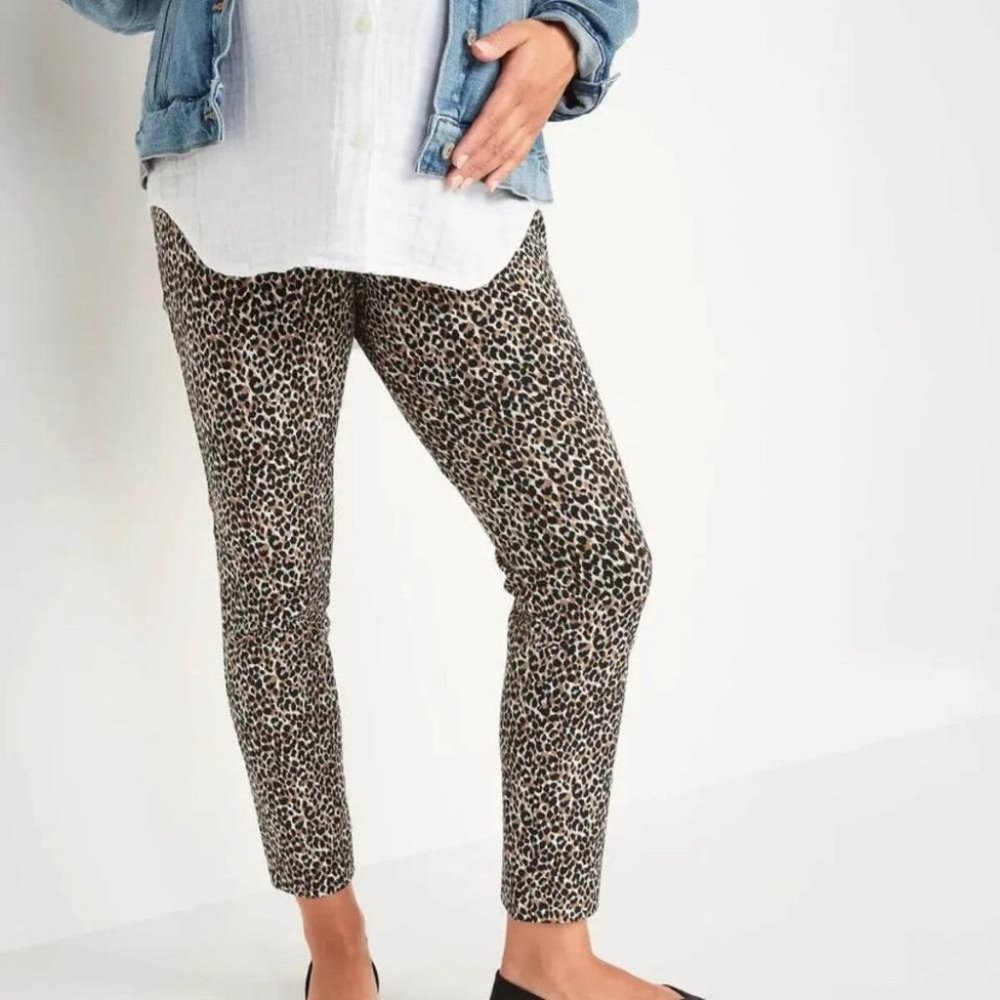 Maternity Small Old Navy Ankle Pixie Pant leopard print - Picture 2 of 3